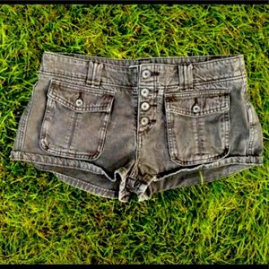 Free People washed front pocket shorts- perfect for beachy summer days🌊